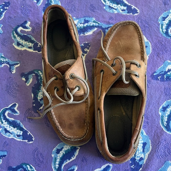 Worn in but not worn out, Sperry boat shoes - Picture 9 of 9